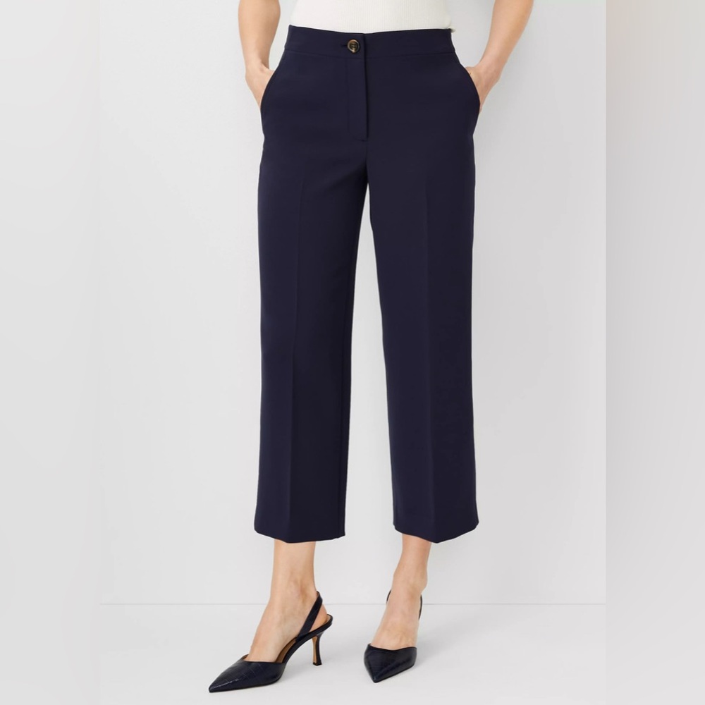 Ann Taylor NWOT The Kate Wide Leg Crop Pant in Crepe - Size 8 Curvy Fit